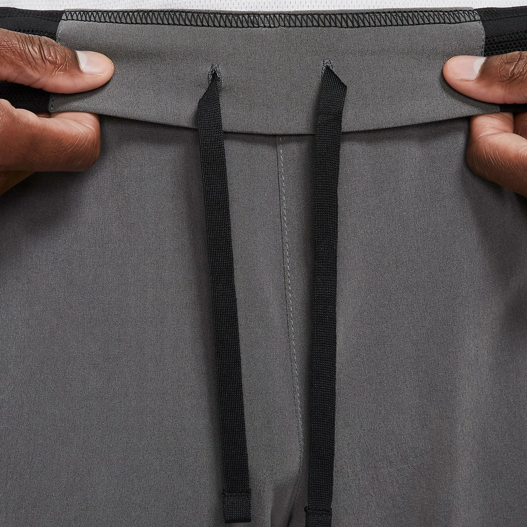 Nike Men's Dri-FIT Slam 9 Inch Shorts (Black/Dark Grey) 5 Nike Men's Dri-FIT Slam 9 Inch Shorts (Black/Dark Grey) - Image 3